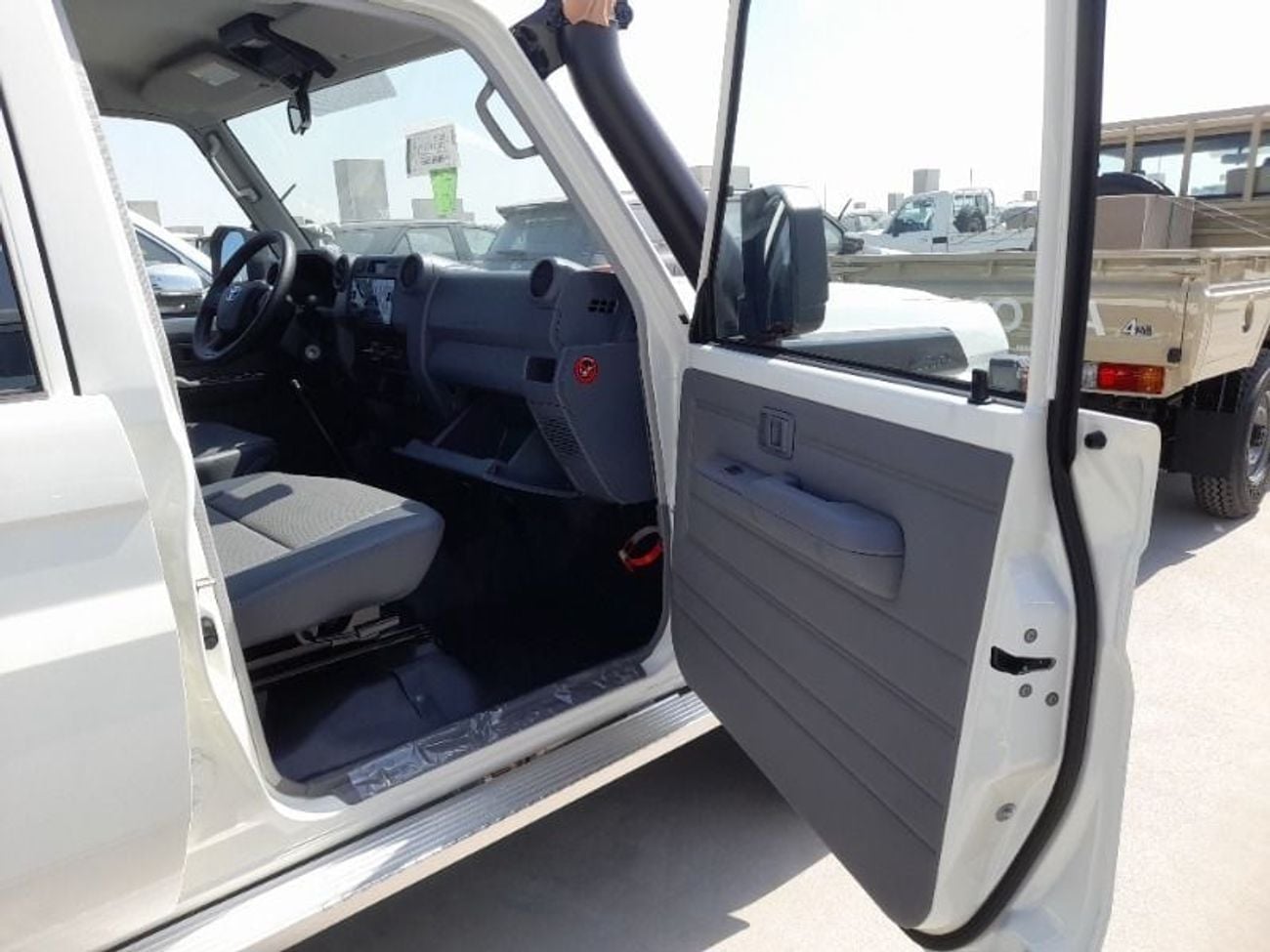 Toyota Land Cruiser Pick Up LC79 4.2L Pick-up Double Cab 5-MT 4x4