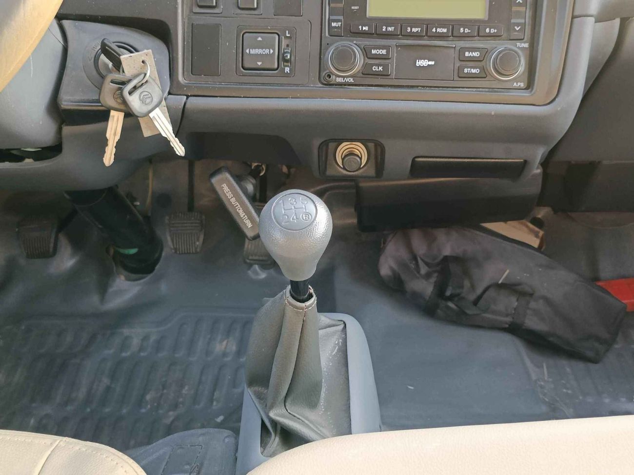 Golden Dragon XML6502E 2.2L Petrol, M/T, 14 Seats (Can be Used in UAE)