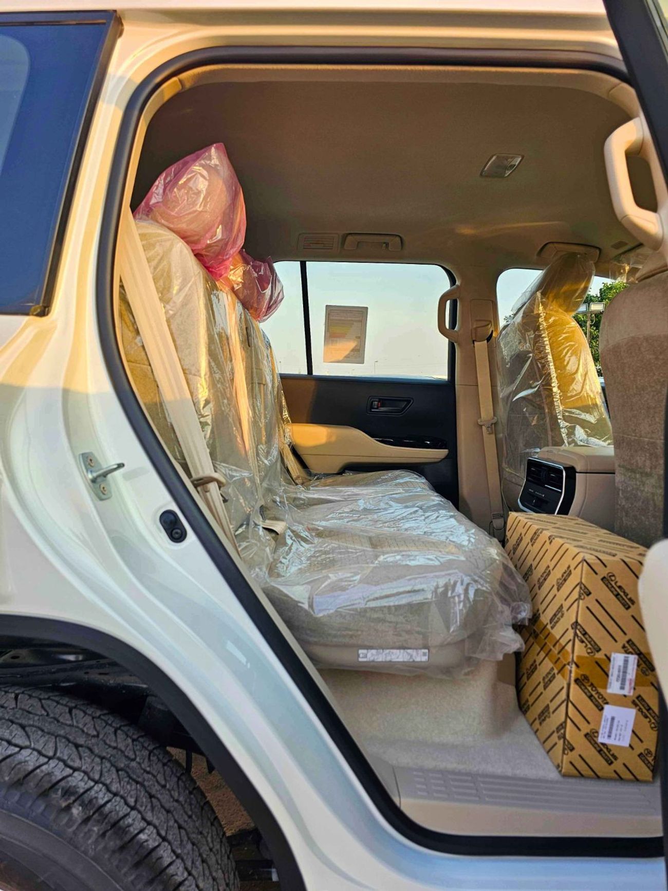 Toyota Land Cruiser GXR TWIN TURBO BASIC / 3.5L V6 PETROL / DRIVER PWR SEAT / FABRIC SEAT / COOL BOX (CODE # GXR-G)