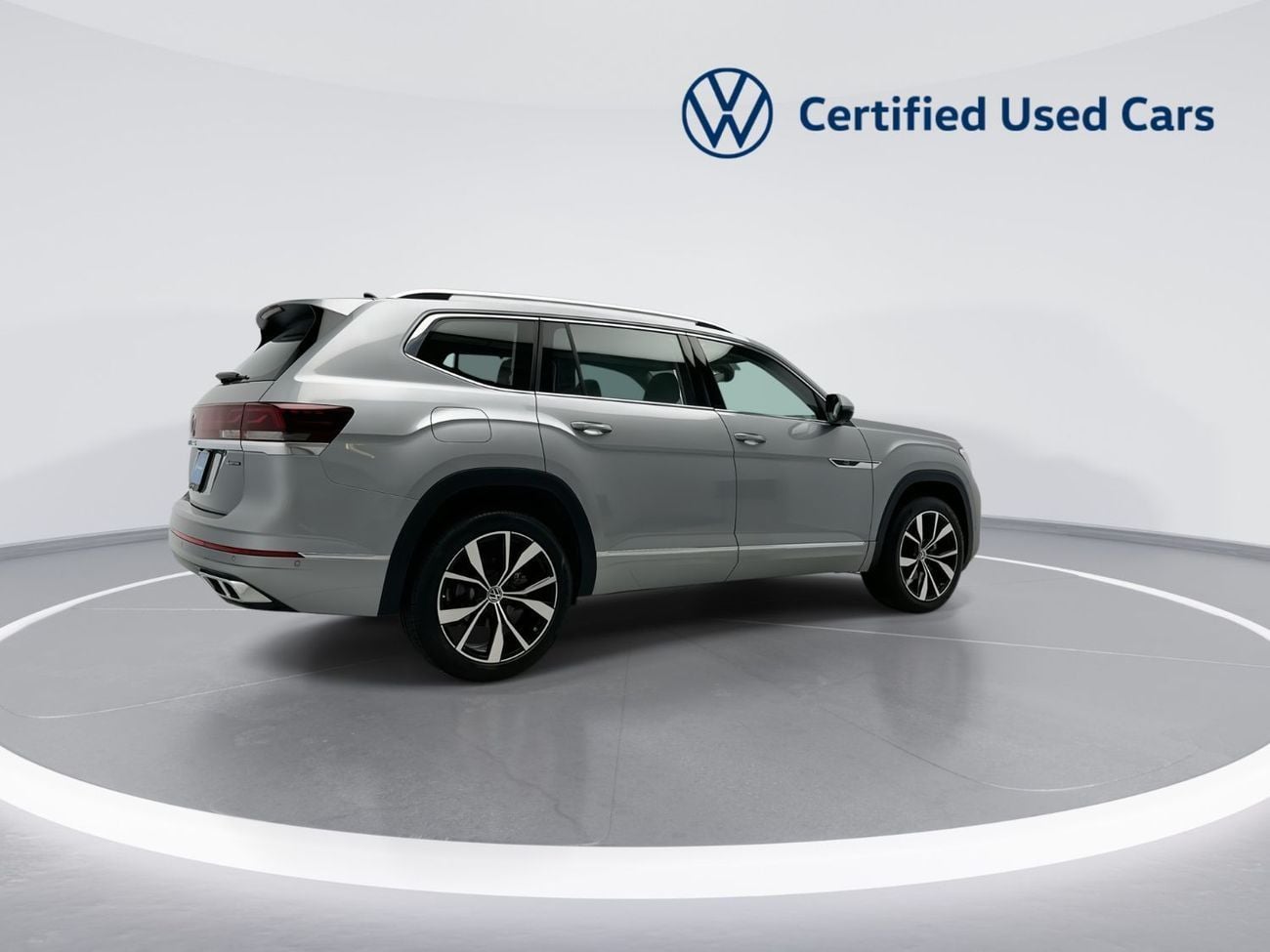 فولكس واجن تيرامونت R-Line 3.6L R-Line 2.0L (Ref#38903) - 30,100 AED SAVINGS from New Car