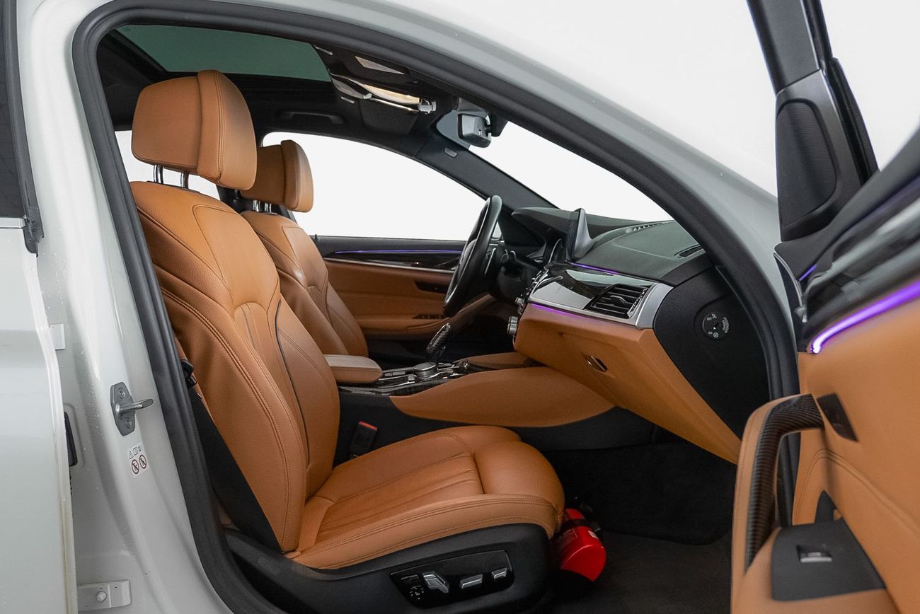 بي أم دبليو 530i Luxury 2.0L