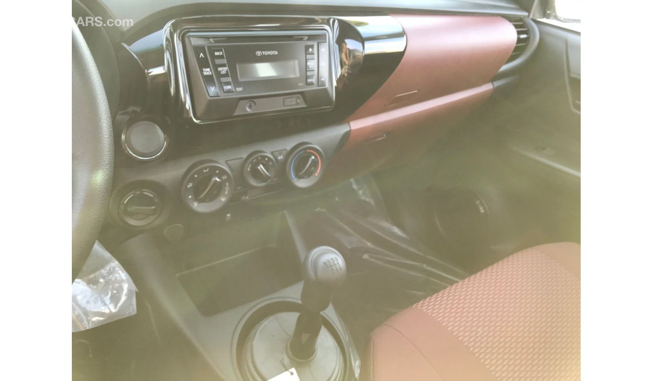 Toyota Hilux S/C 2.4L 4X4 POWER WINDOWS ( REDUCED PRICE)