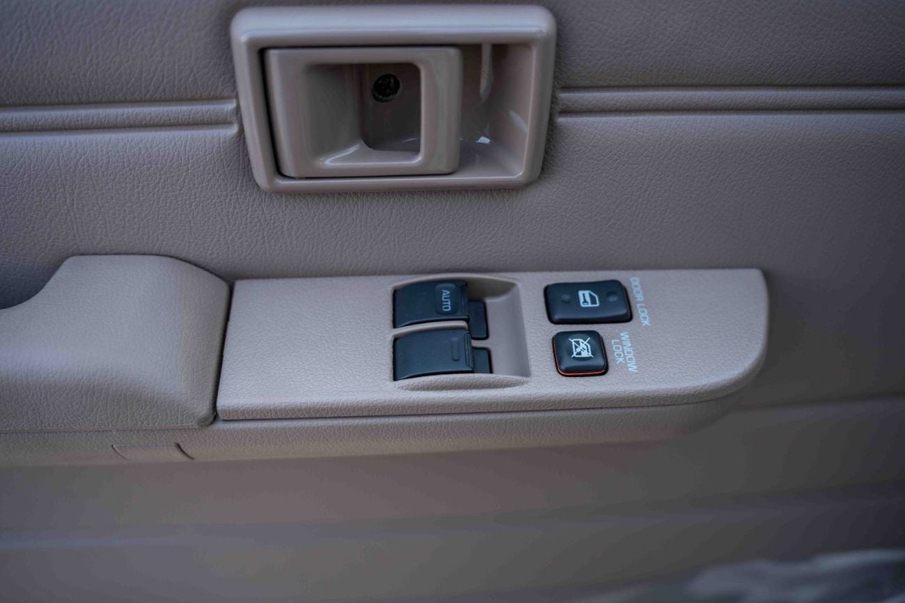 Toyota Land Cruiser Pick Up Toyota Land Cruiser LC79 Pickup 2.8L Diesel