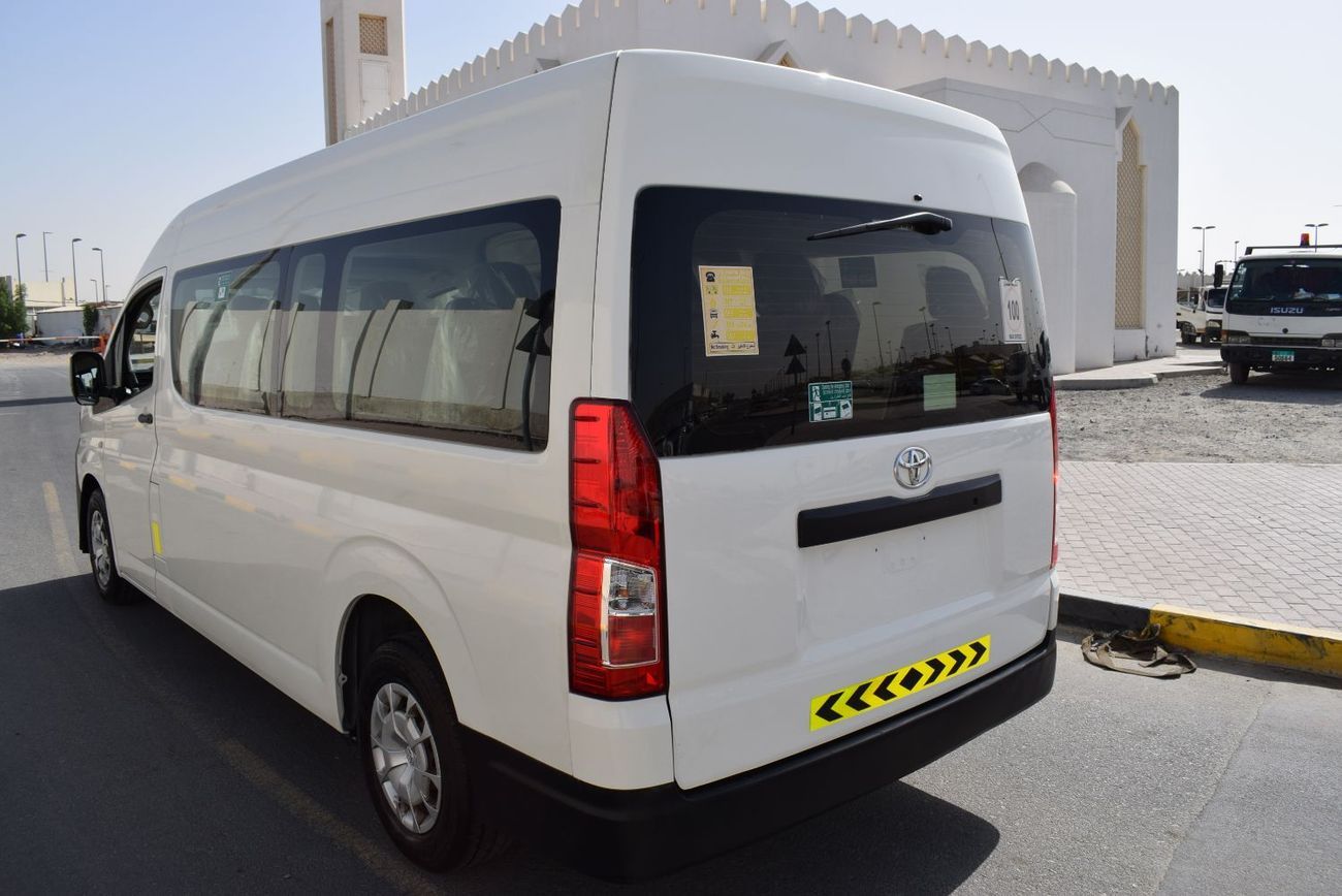 Toyota Hiace Toyota Hiace GL -High Roof Commuter 3.5L M/T, Model:2021. Excellent condition