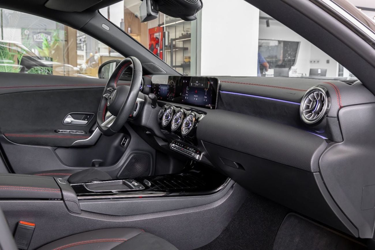 مرسيدس بنز CLA 200 Amazing Price | Mercedes-Benz CLA 200 1.4L Turbo | COUPE | 2024 - 5 Years Gargash Auto Warranty and