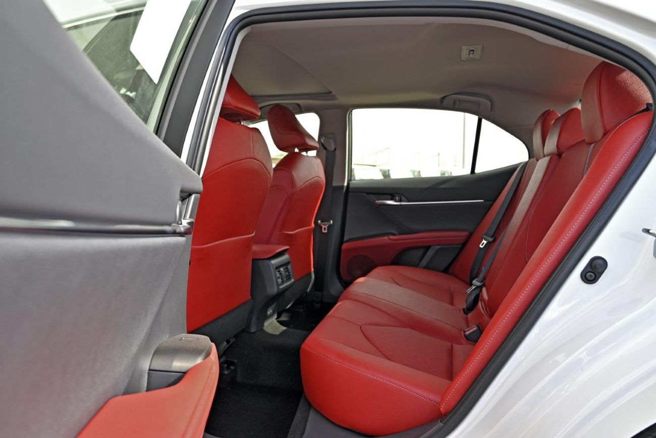 Toyota Camry SE Petrol