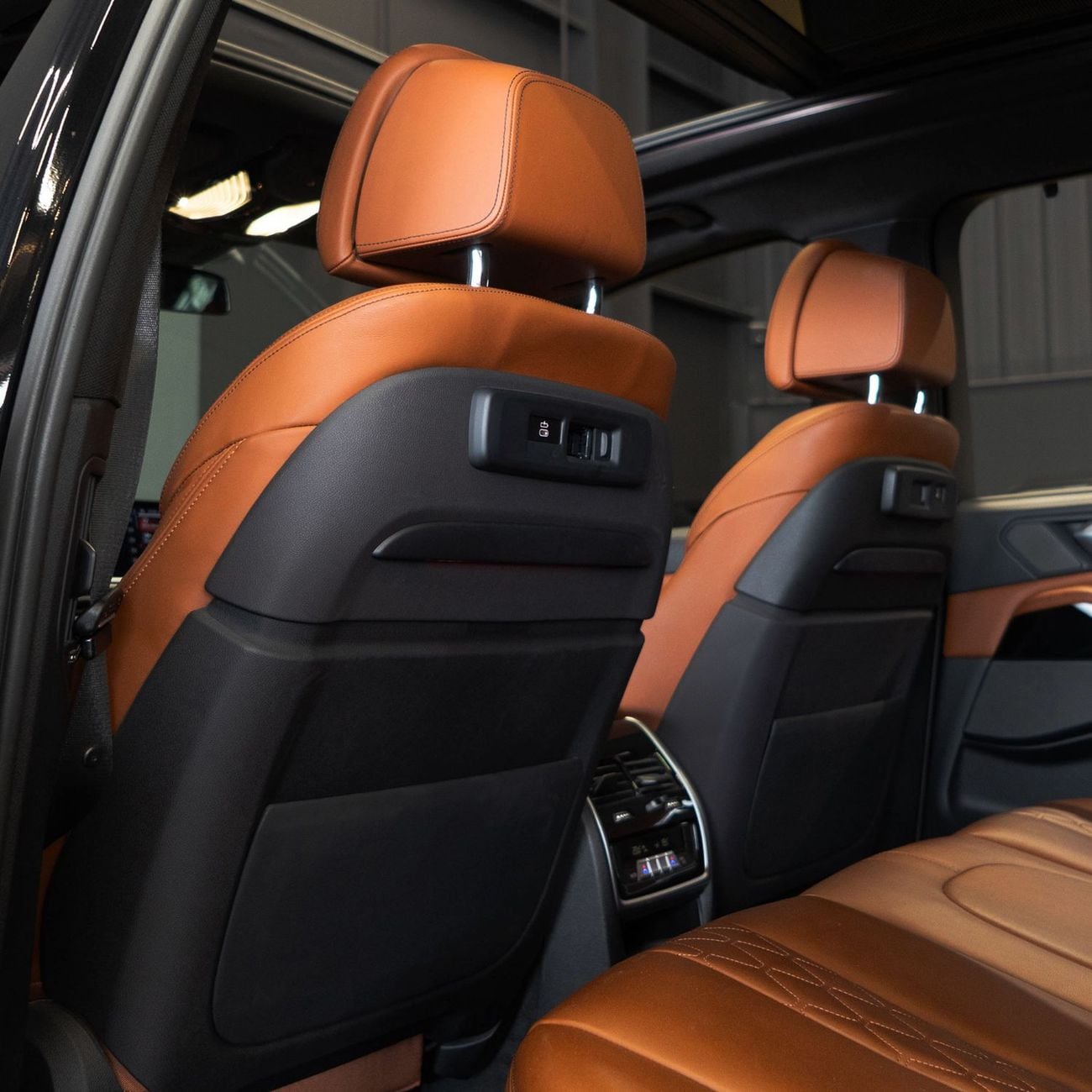 BMW X5 AED 2,490 P.M • 0% Downpayment • BMW X5 50i M Sport • 1 Year Warranty