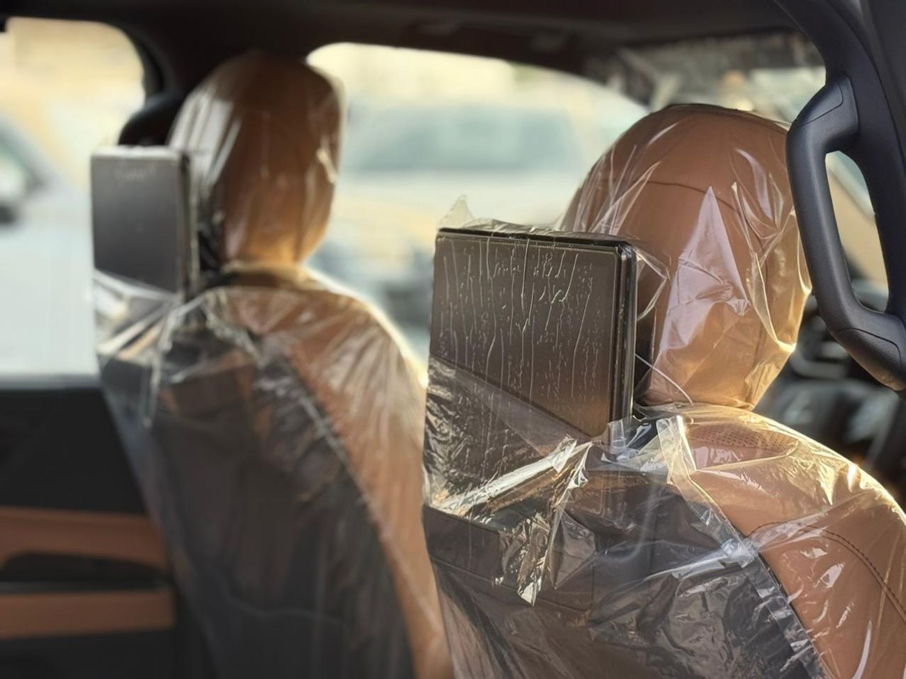 لكزس LX 700h Signature