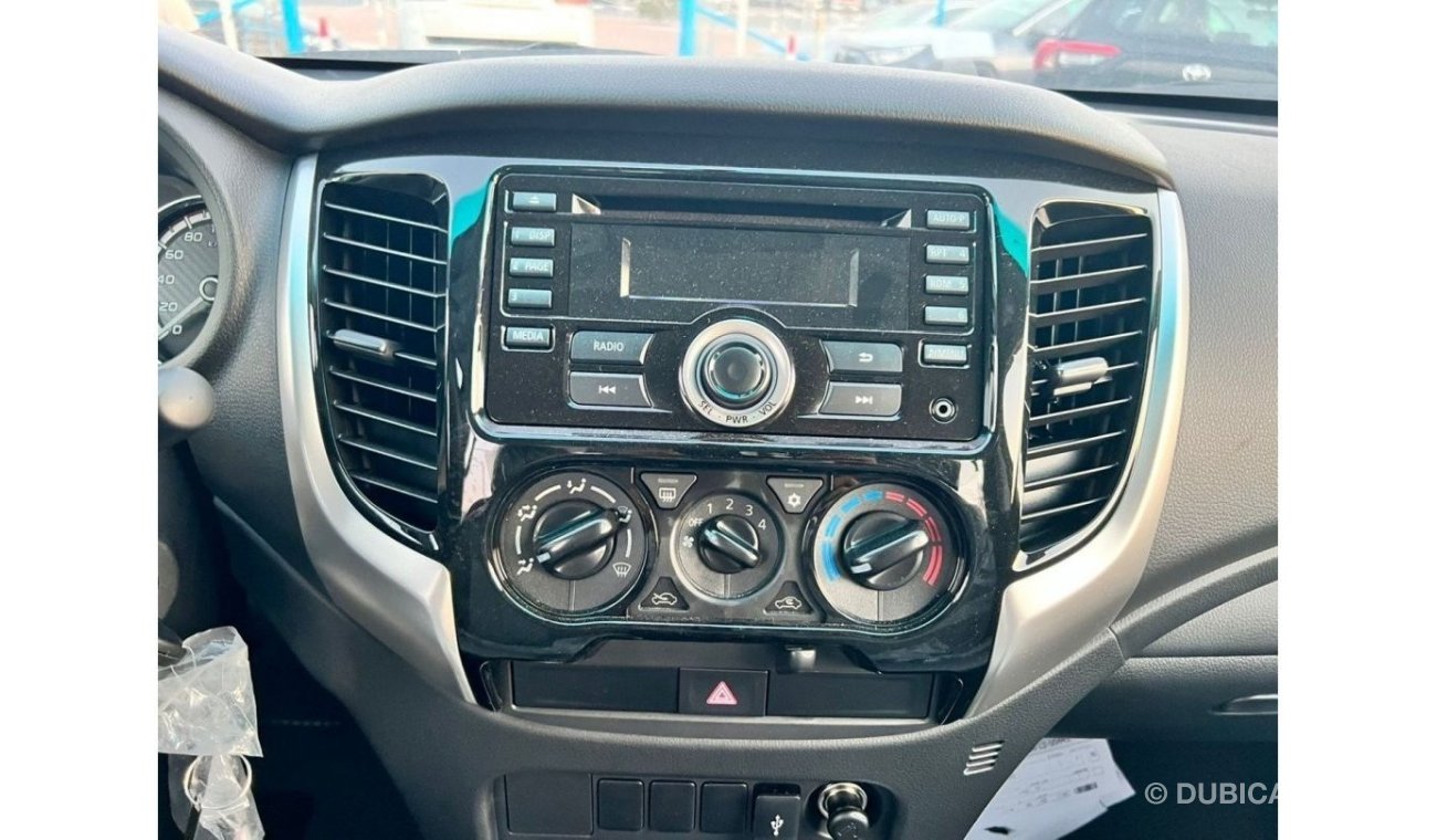 Mitsubishi L200 MITSUBISHI L200 Double Cab 22MY silver color AT 2.4L Diesel // Fog light,, Chrome packedg , black ra