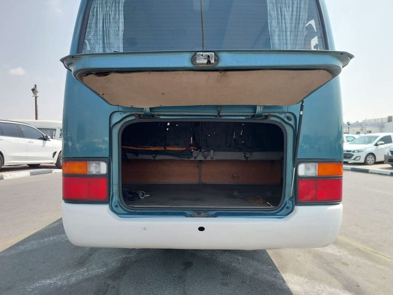 تويوتا كوستر (RAMADAN OFFER) TOYOTA COASTER BUS RHD 1996 MODEL 4.2 L DIESEL AUTOMATIC(PM01351)