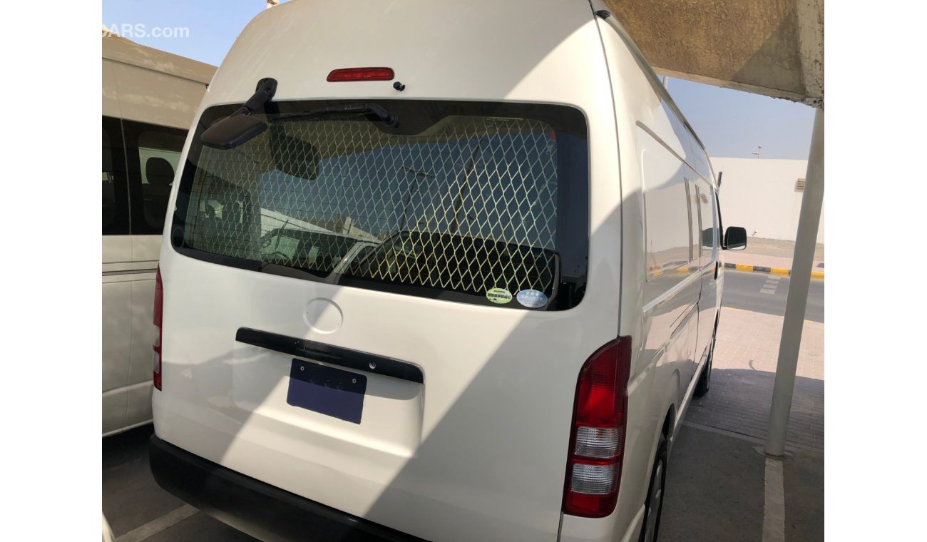 تويوتا هاياس Toyota Hiace Highroof van, model:2017. Free of accident