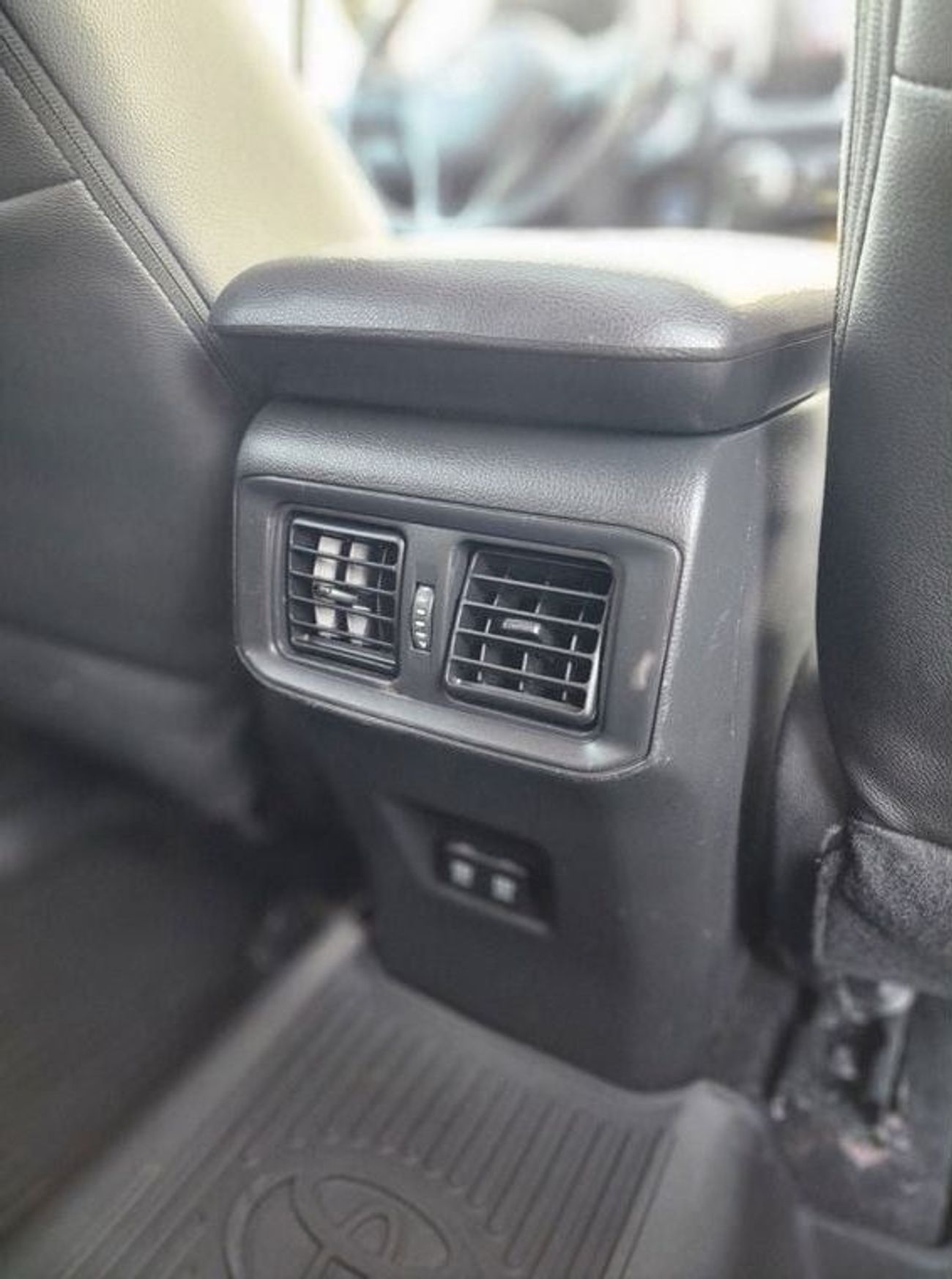 Toyota RAV4 Hybrid TOYOTA RAV4 XLE 2.5L