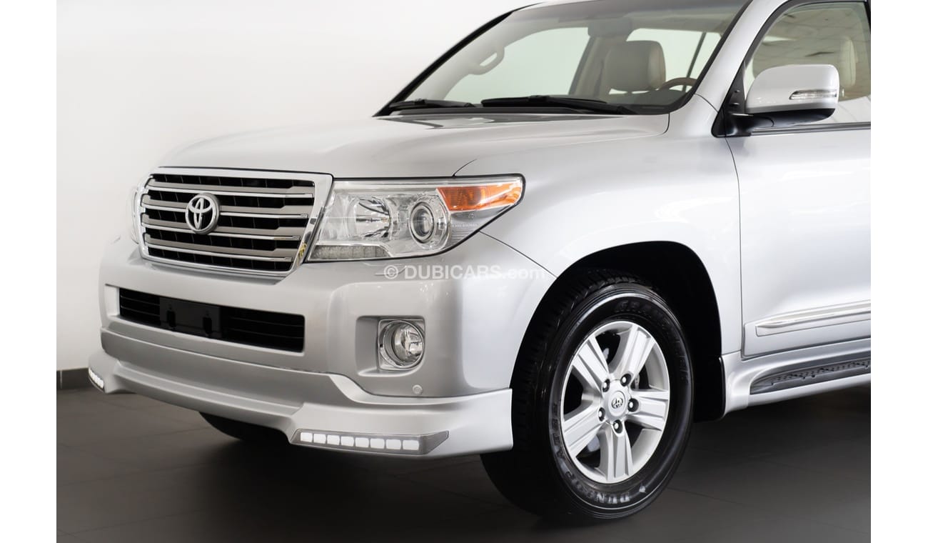 Toyota Land Cruiser VXR 2014 Toyota Landcruiser VXR 4.6L V8 / Full Service History
