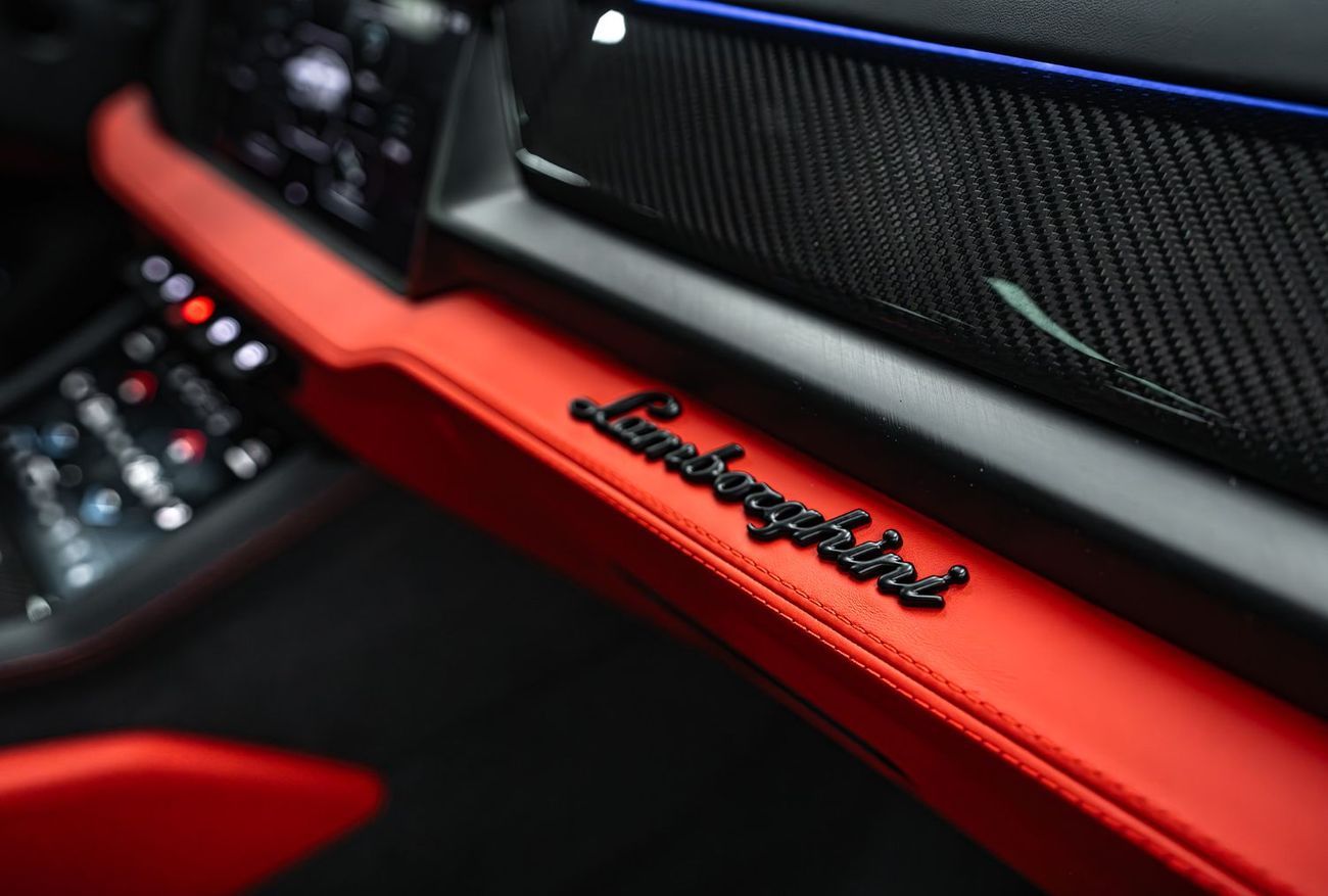 Lamborghini Urus Lamborghini Urus 4.0L V8 Twin-Turbocharged Engine + eMotors