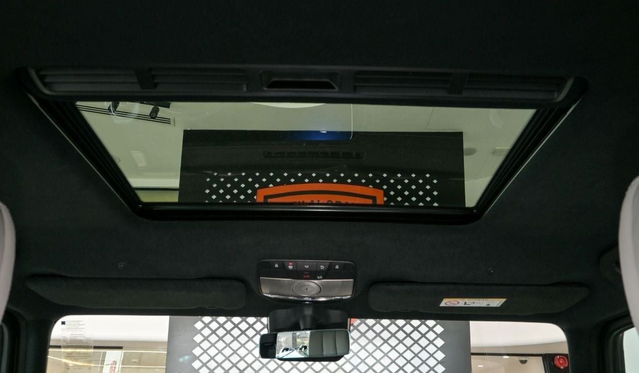 Mercedes-Benz G 63 AMG Mercedes G63 AMG - Gold Magno Color - Carbon Fiber - Rear Entertainment System - Excellent Condition