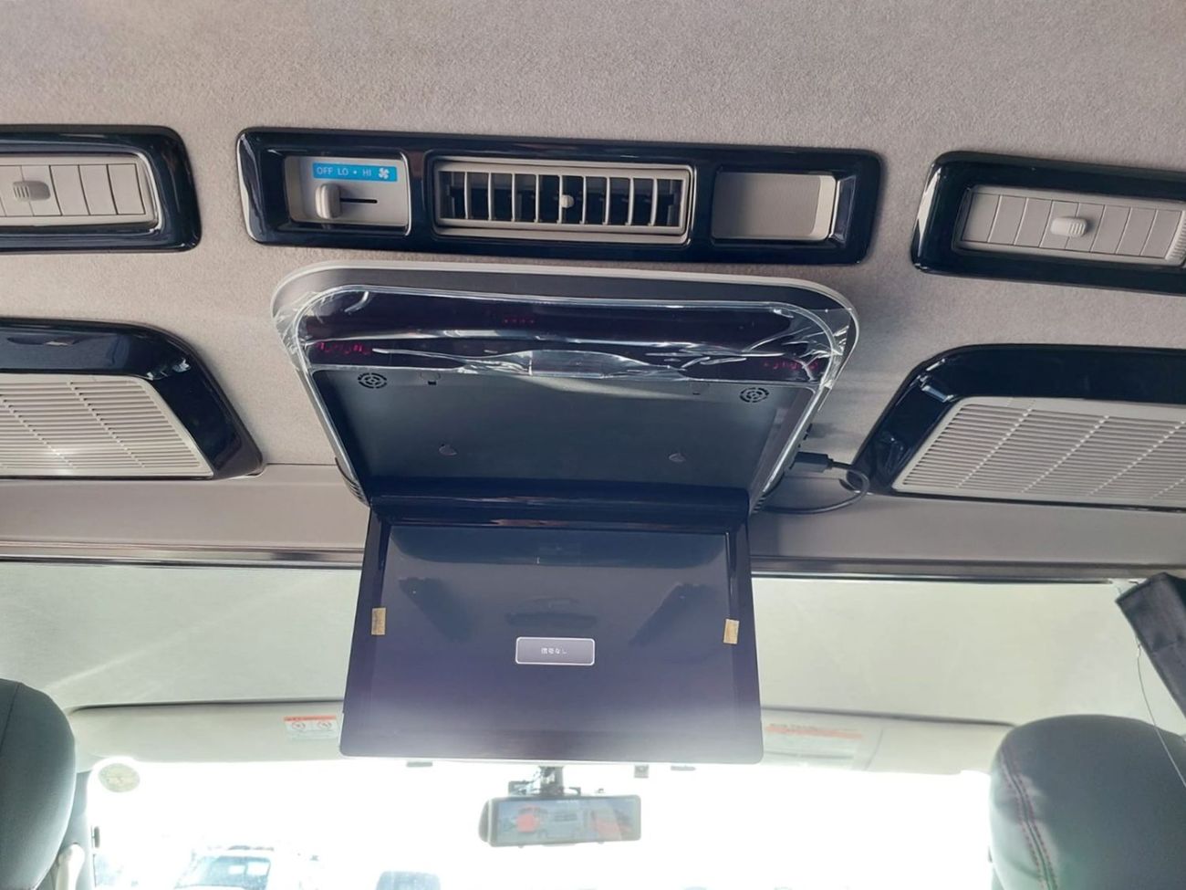 Toyota Hiace TOYOTA HIACE COMMUTER VAN RHD 2013 MODEL 2.7 L PETROL AUTOMATIC(PM17032)