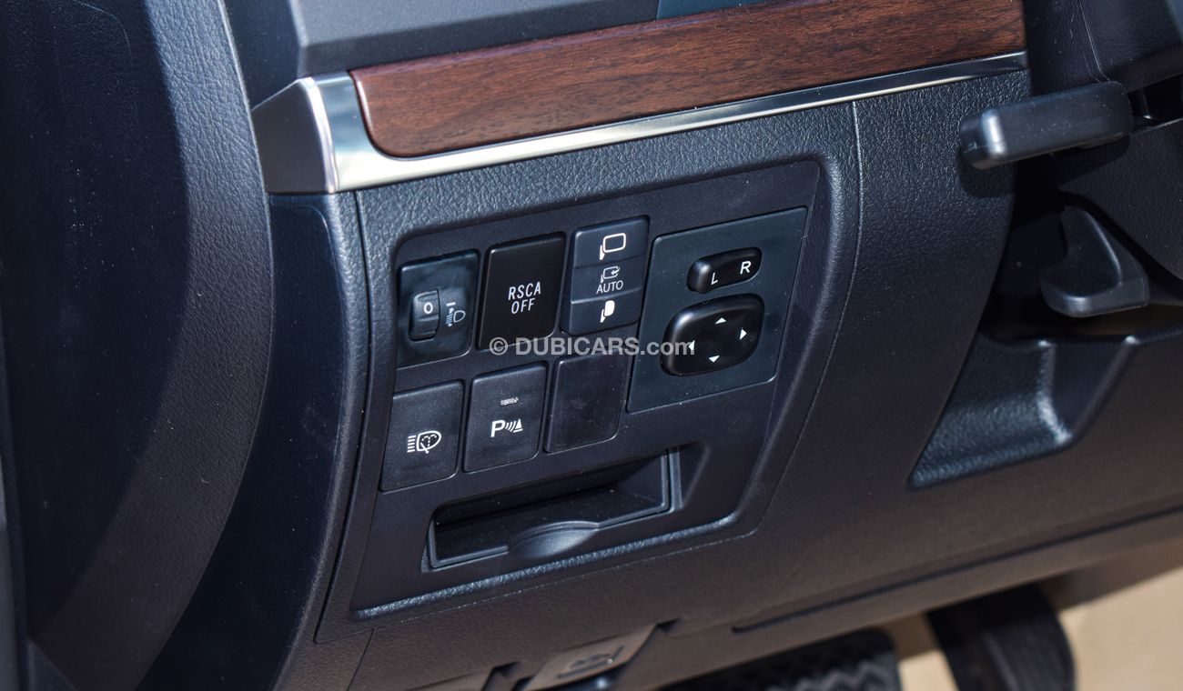 Toyota Land Cruiser VX 5.7 V8