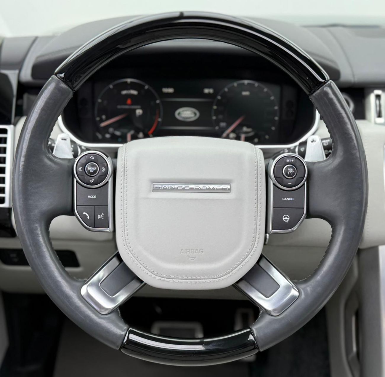 لاند روفر رينج روفر Autobiography SV 5.0L 2016 Range Rover Vogue SV Autobiography, Full Agency Service History, Excellen