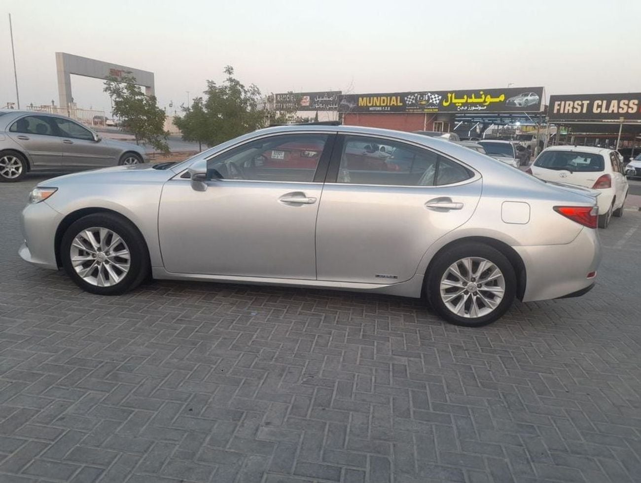 لكزس ES300h Lexus Es300h 2013 hybrid