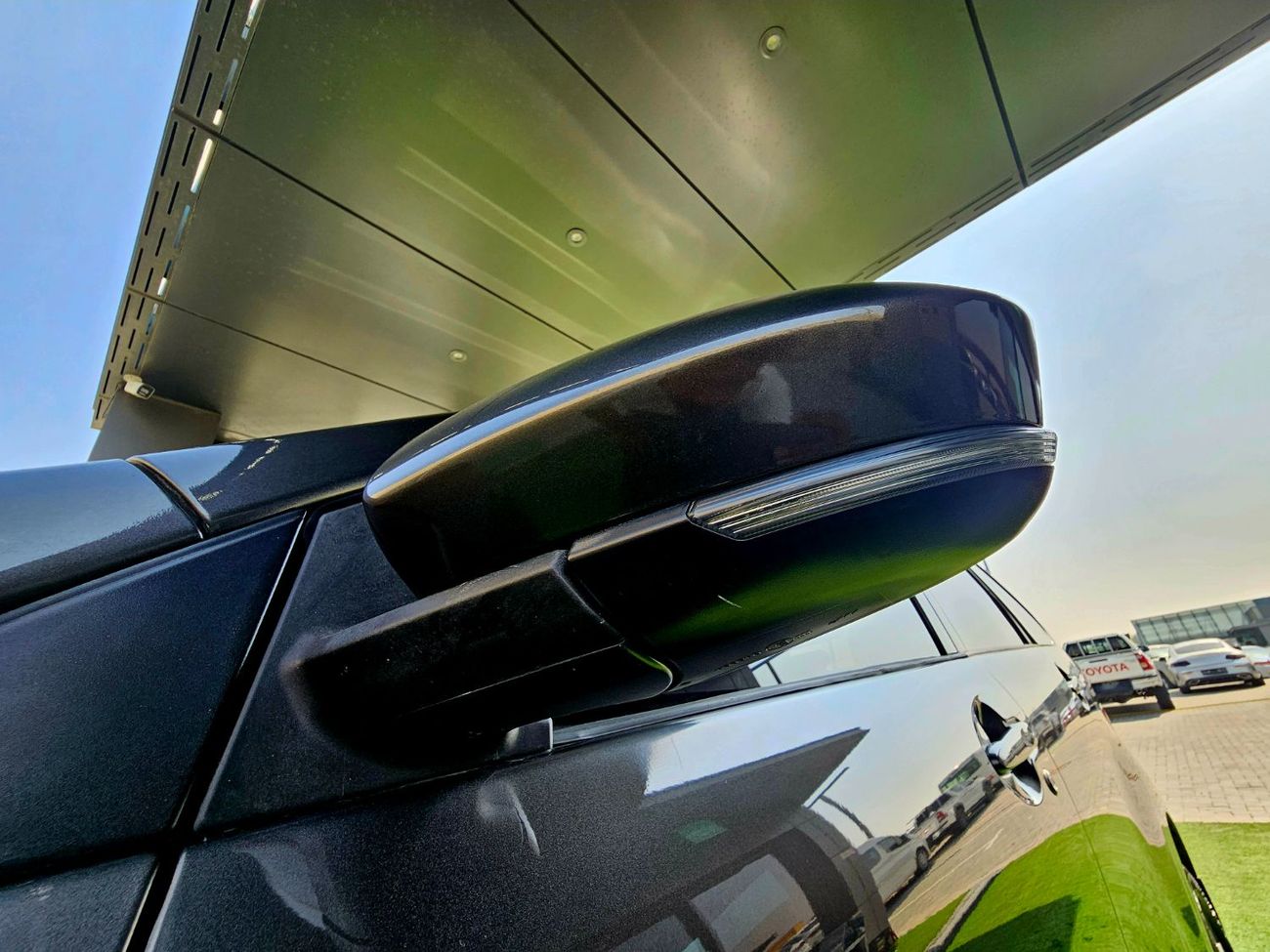 تويوتا أفانزا / PASSENGER 7 SEATS/ LOW MILEAGE