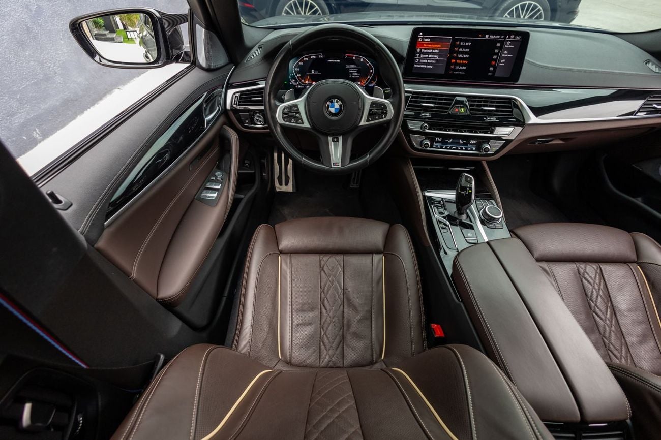 بي أم دبليو M550i