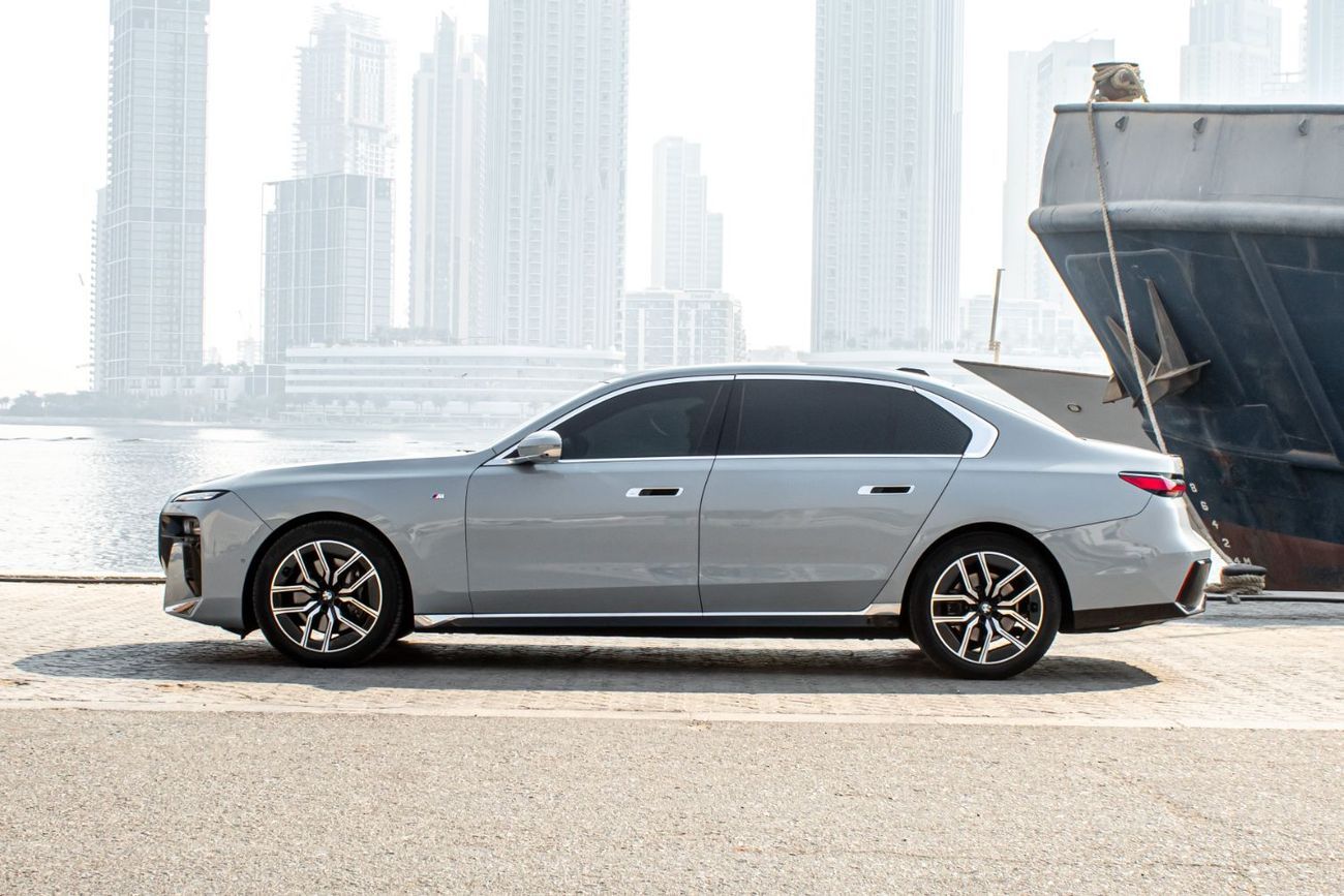 BMW 740Li 740M 2023 FULL OPTION