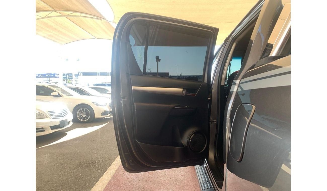 تويوتا هيلوكس