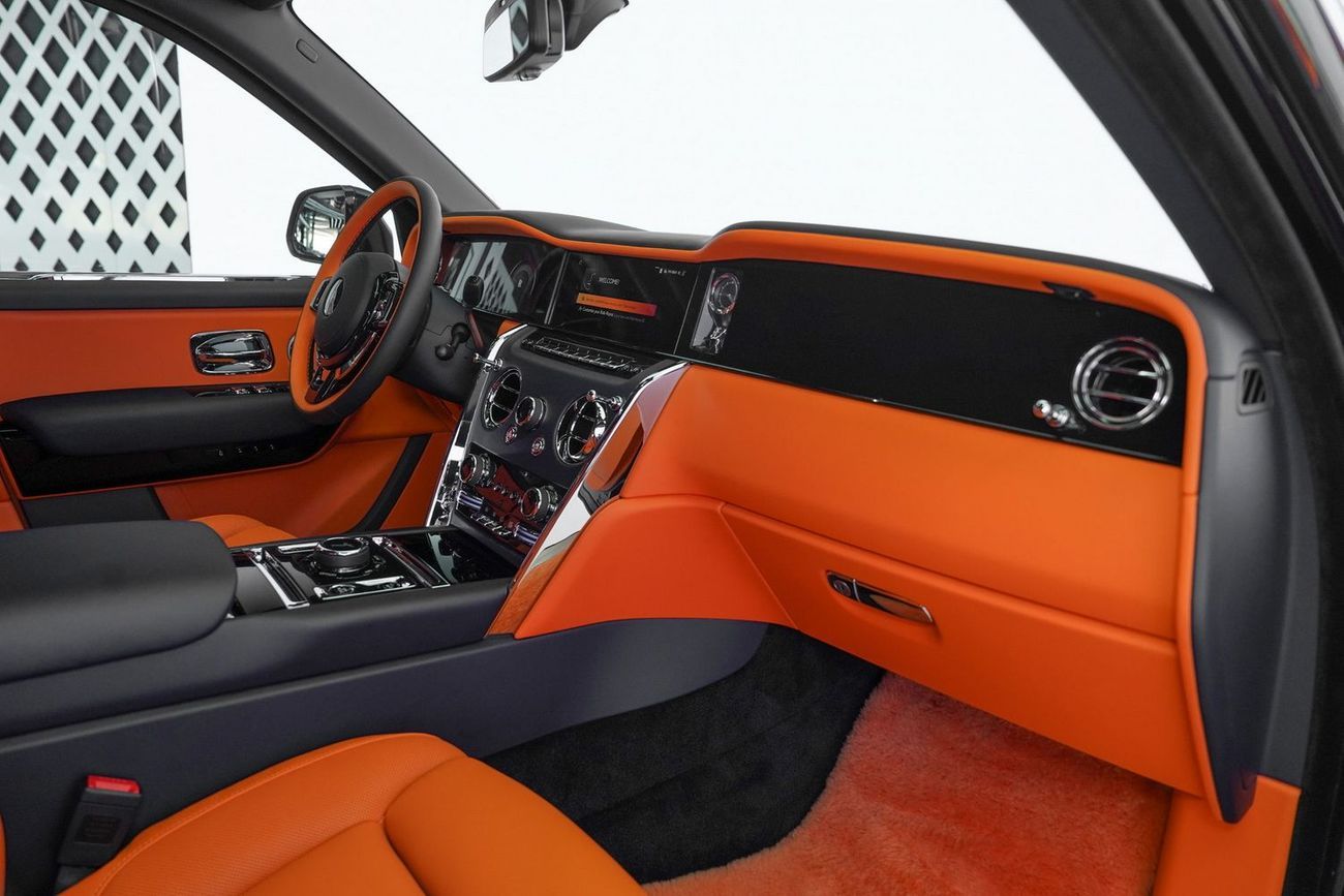 رولز رويس كولينان SILVER BADGE