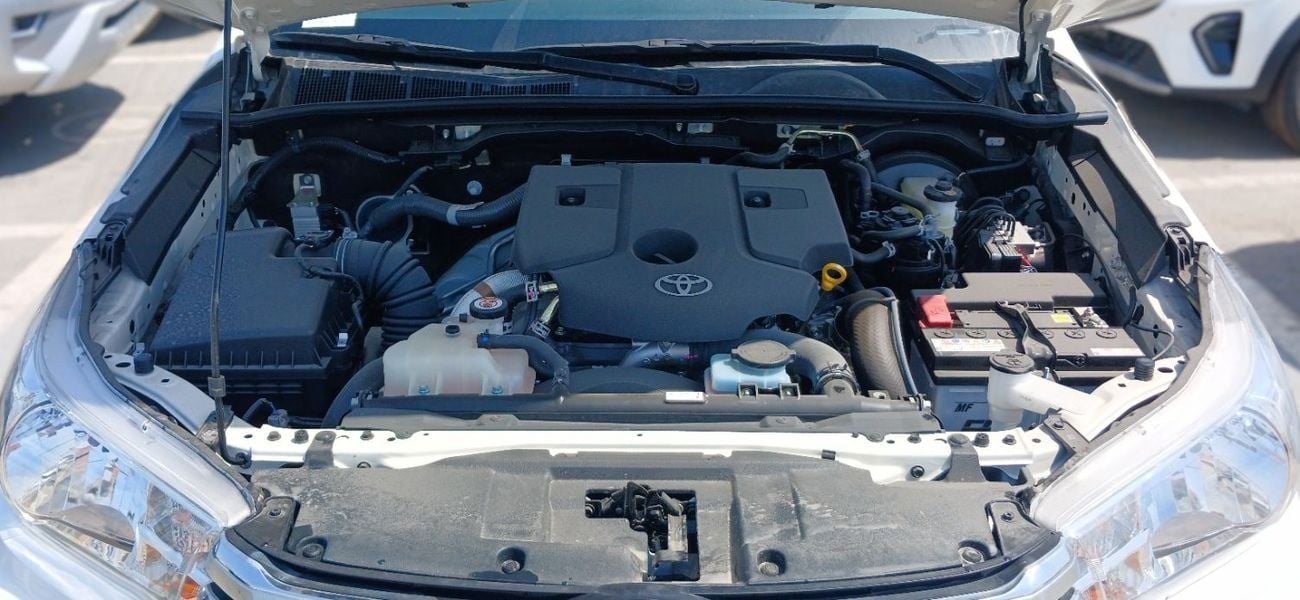 تويوتا هيلوكس Toyota Hilux 2.4L Diesel MT SC 4x2  2024YM