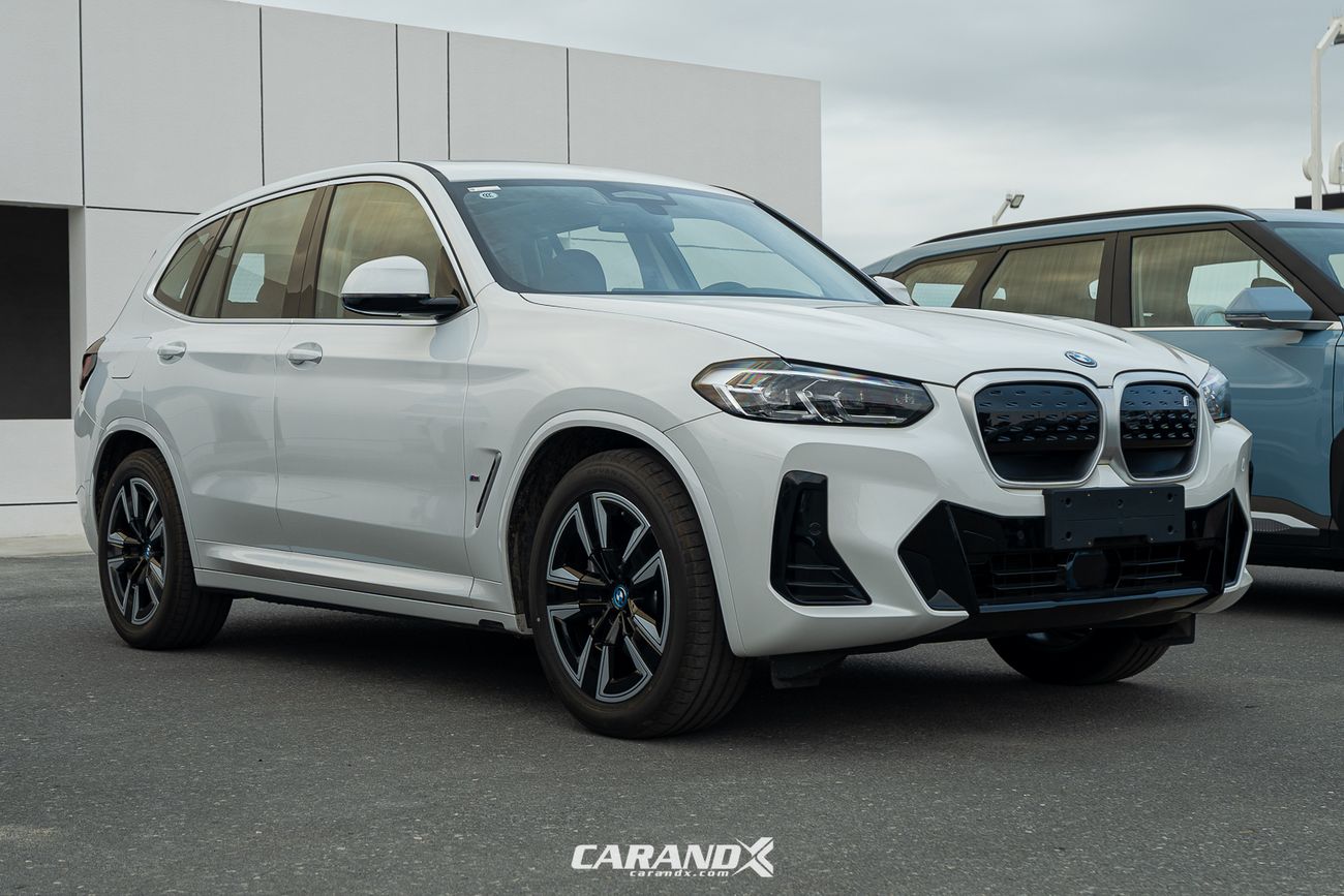 بي أم دبليو iX3 BMW iX3 Leading 2024