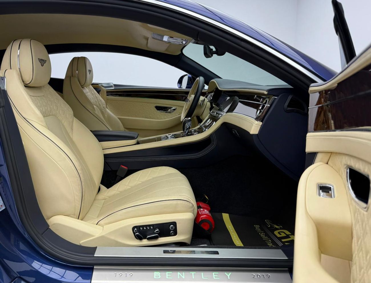 Bentley Continental GT 6.0L W12 (626 HP) 2019 Bentley Continental GT, Warranty, Full Service History, Gcc