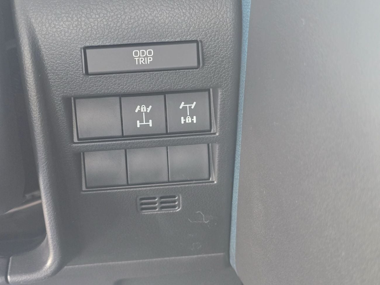 تويوتا لاند كروزر 4.0 GASOLINE 3 DIFF LOCK . Many colours available