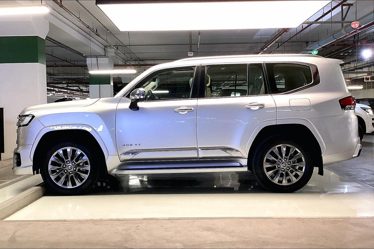 Toyota Land Cruiser VXR | National Day Celebration | Guaranteed Warranty | 0 Down Payment