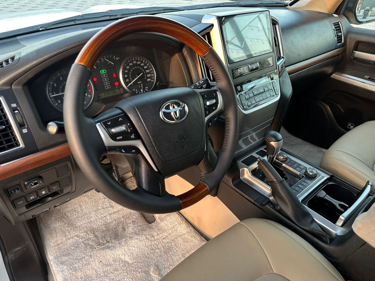 تويوتا لاند كروزر GXR 60th Anniversary 4.6L