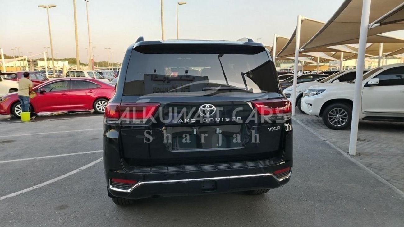 تويوتا لاند كروزر VXR