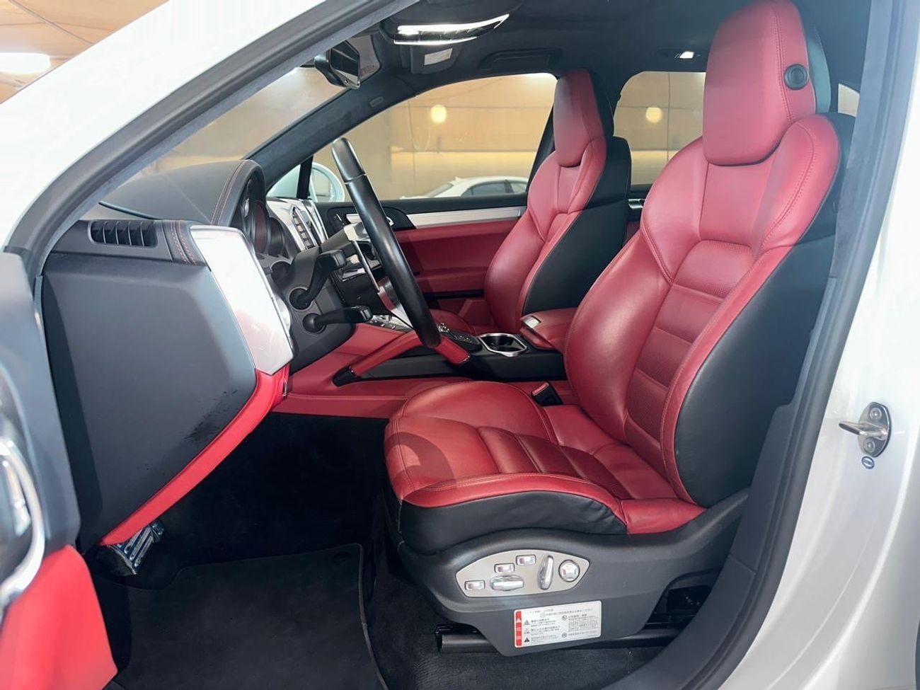 بورش كايان PORSCHE CAYENNE TURBO 2016 | FULL SERVICE HISTORY | TWO KEYS | VERY LOW MILEAGE!