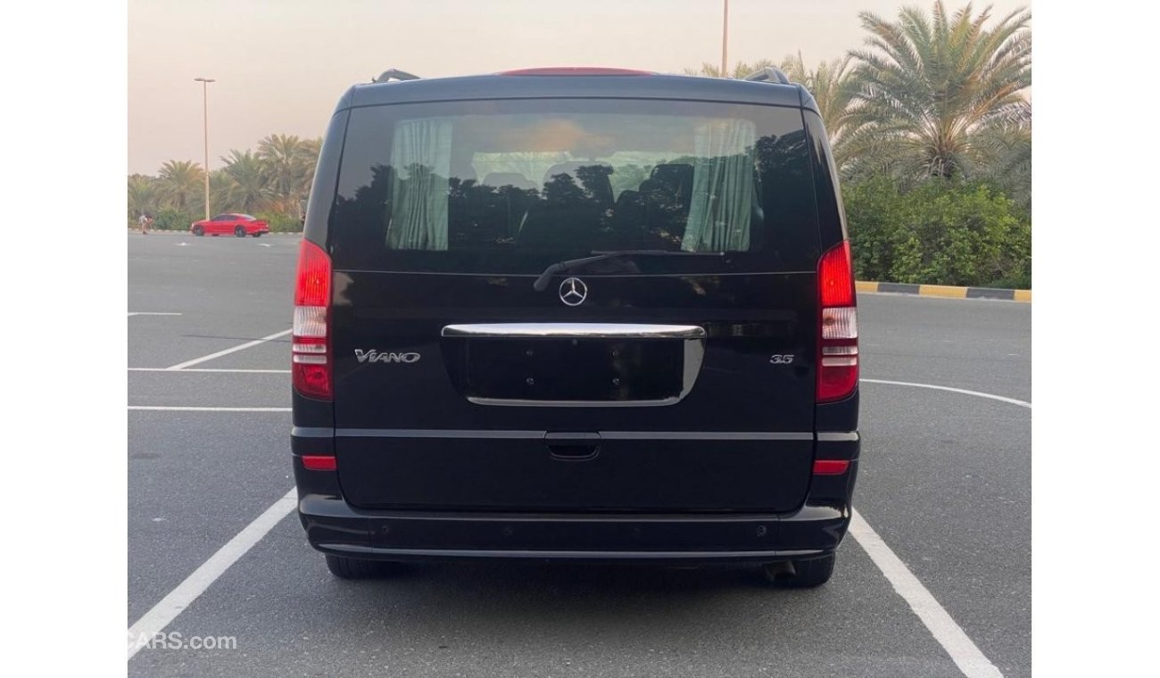 Mercedes-Benz Viano Ambiente Mercedes Viano 2013 GCC Perfect Condition - Accident Free