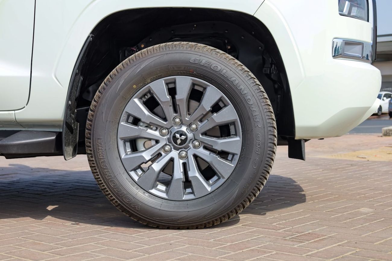 Mitsubishi L200 SPORTERO 2.4L DIESEL DCABIN 4WD 6AT CHROME EDITION 2026 MODEL