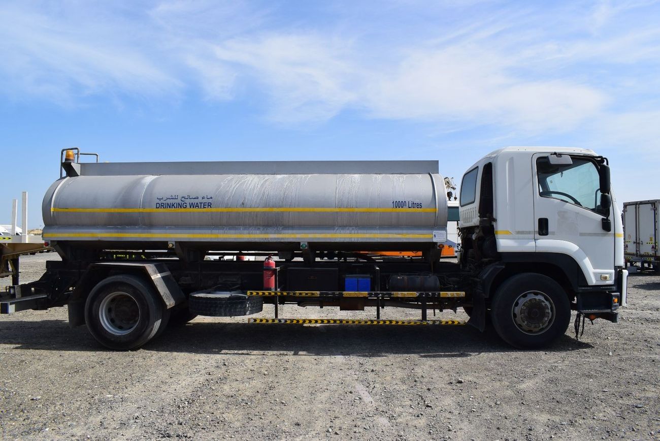 Isuzu FVR Isuzu FVR water tanker, model:2017. Excellent condition