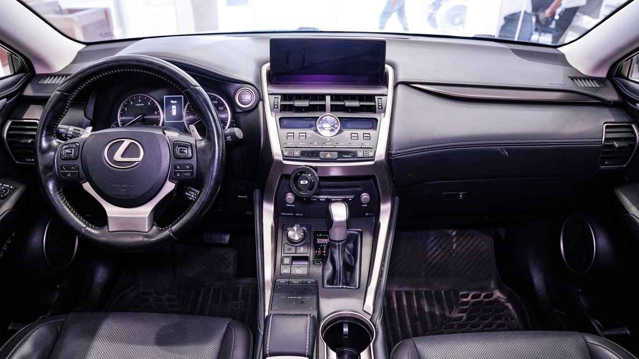 Lexus NX300 Platinum 2.0L