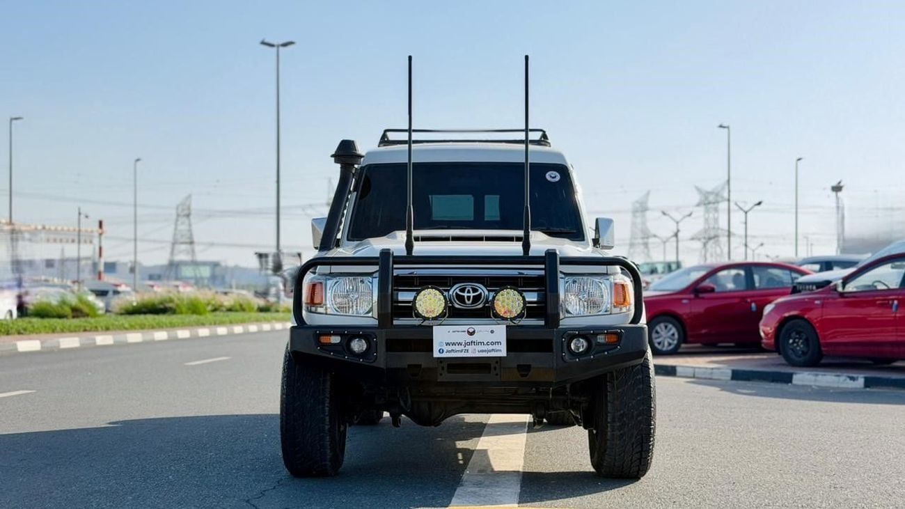 تويوتا لاند كروزر 70 2018 | 4.5L DIESEL ENGINE | MT | RHD | HEAVY BULL BAR WITH LED FOCUSED LIGHTS | DUAL BULL BAR ANTENN