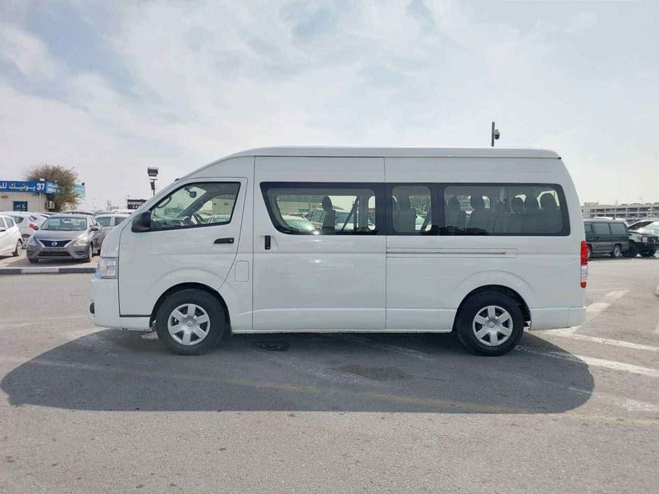 تويوتا هاياس (RAMADAN OFFER) TOYOTA HIACE COMMUTER VAN RHD 2018 MODEL 3.0 L DIESEL AUTOMATIC(PM36021)