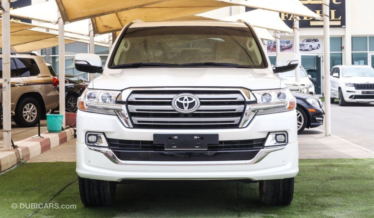 Toyota Land Cruiser GXR V8 With 219 body kit