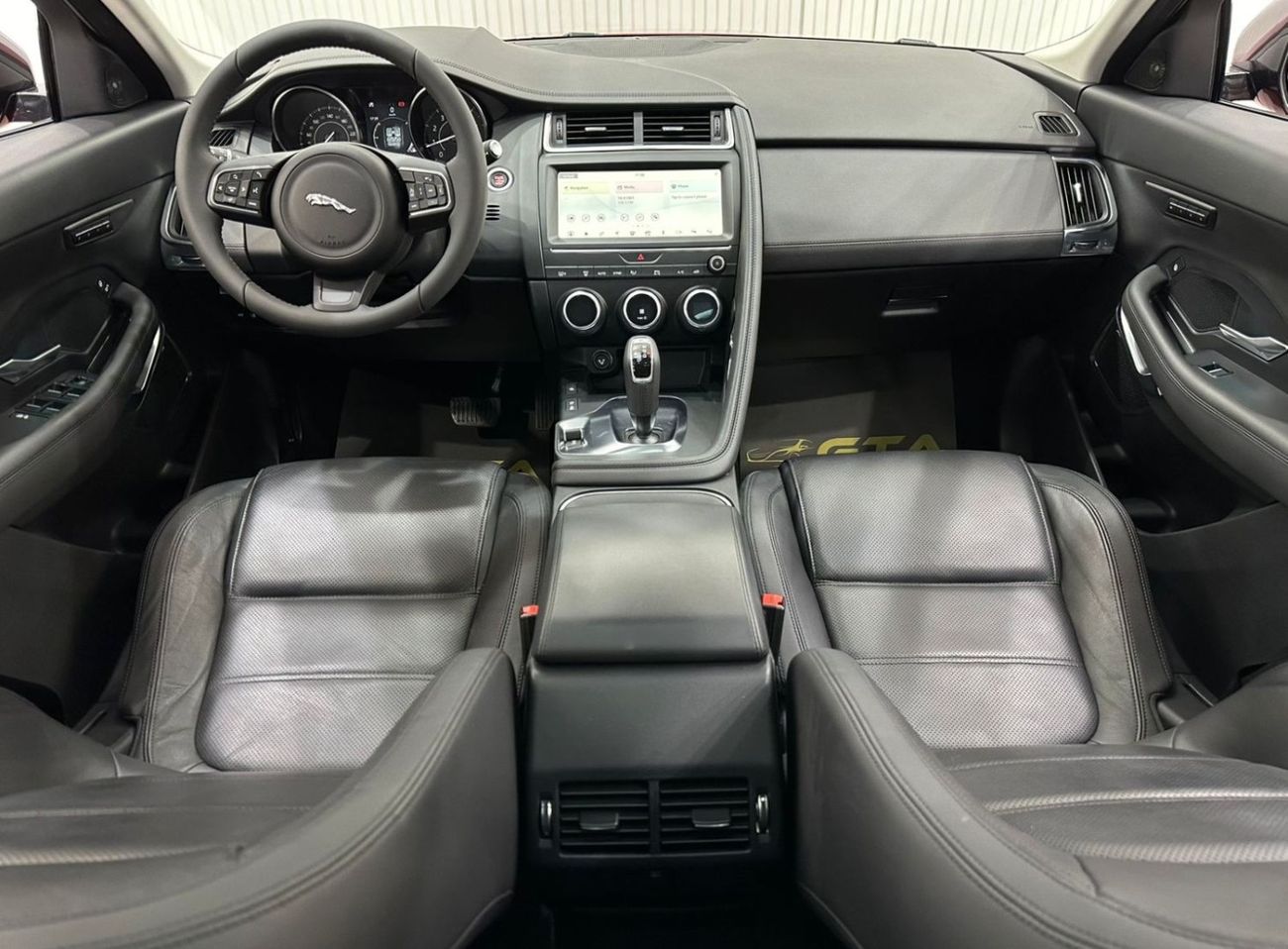 جاكوار E Pace SE P200 2.0L 2019 Jaguar E-Pace P200 SE AWD, Warranty, Full Jaguar Service History, GCC