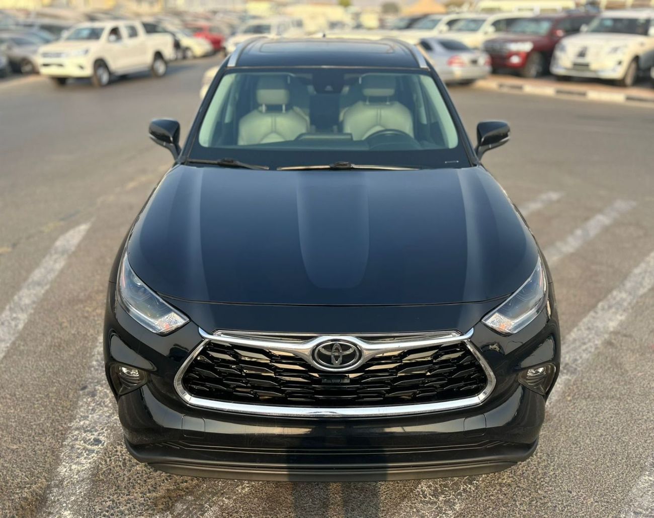 Toyota Highlander 2023 Toyota Highlander 2.4L V4 Turbo - XLE Full Option AWD 4x4 - Radar & Wireless charger -