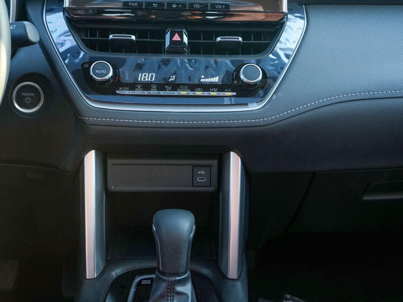 Toyota Corolla Cross LTD HEV 2025 TOYOTA COROLLA CROSS 1.8L HYBRID PET A/T SUNROOF FULL GCC BRAND NEW 0KM