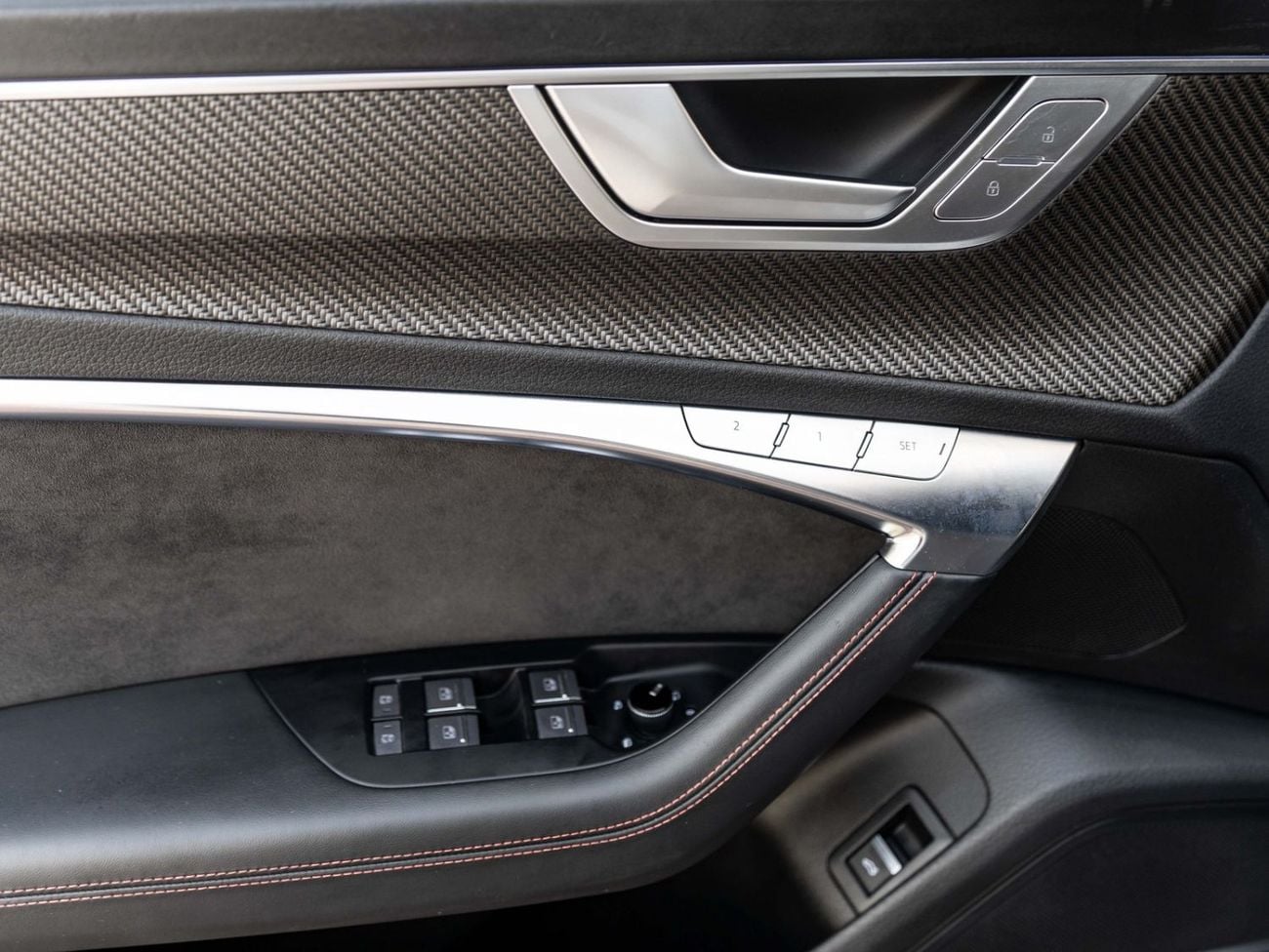 Audi RS6 STANDARD Audi RS6 2021 GCC specs