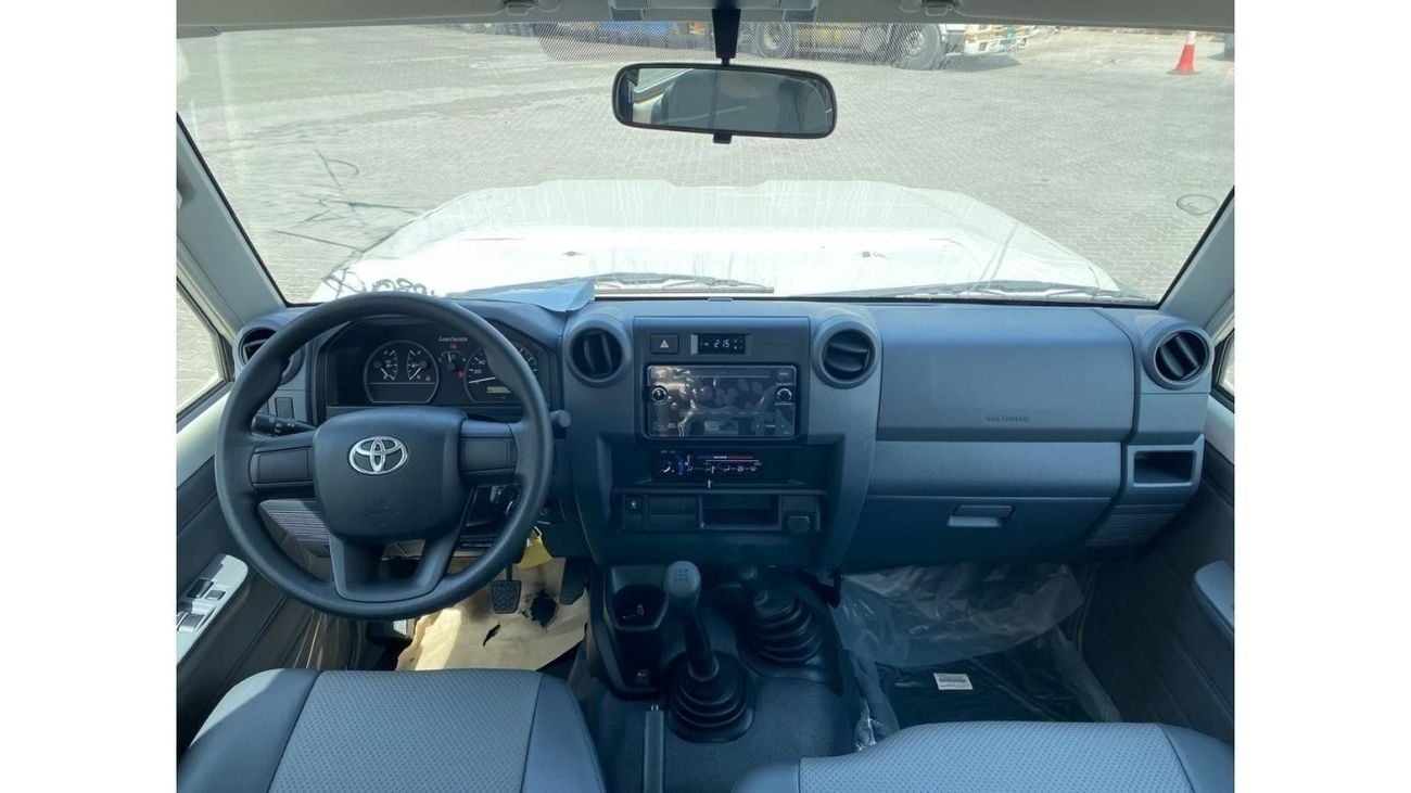 تويوتا لاند كروزر 70 78 4.2L DIESEL MANUAL TRANSMISSION ( ONLY FOR RE EXPORT OUTSIDE GCC COUNTRIES)