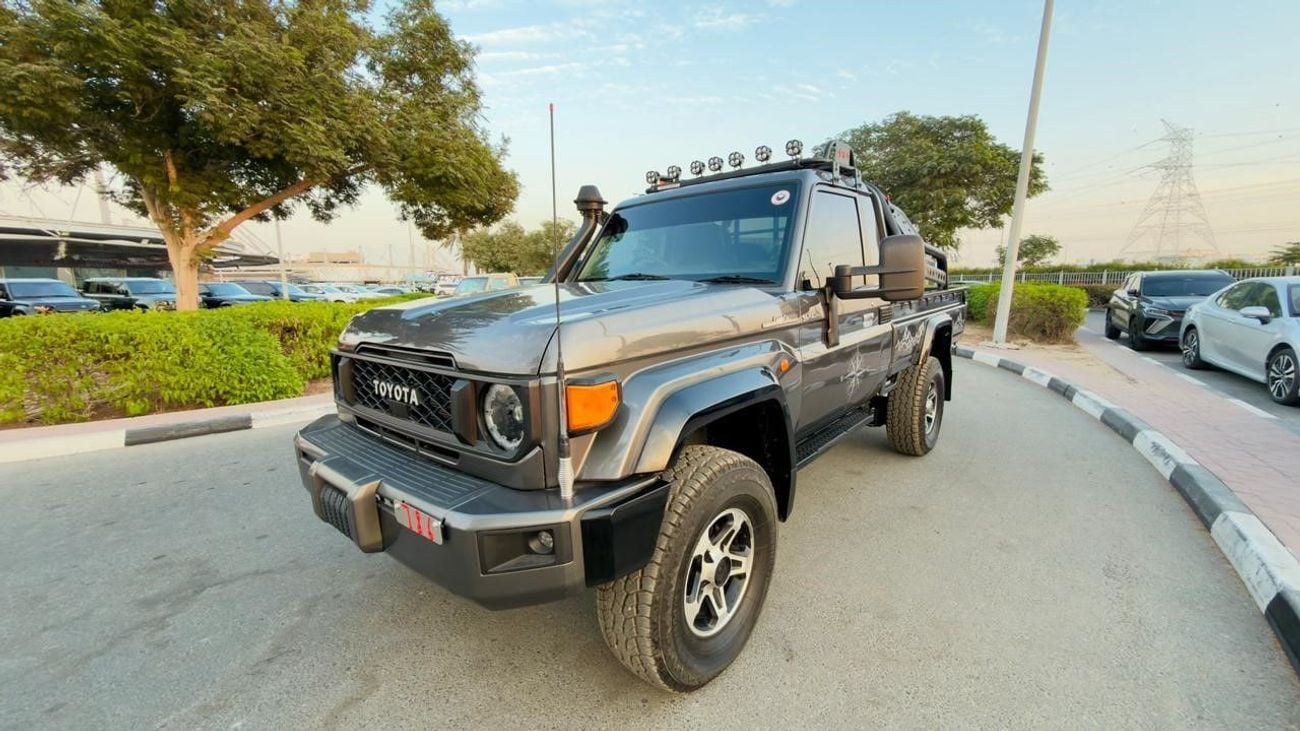 تويوتا لاند كروزر بيك آب MODIFIED TO 2025 MODEL | SINGLE CAB | MANUAL TRANSMISISON | 4.5L | RHD | SPORTS BAR