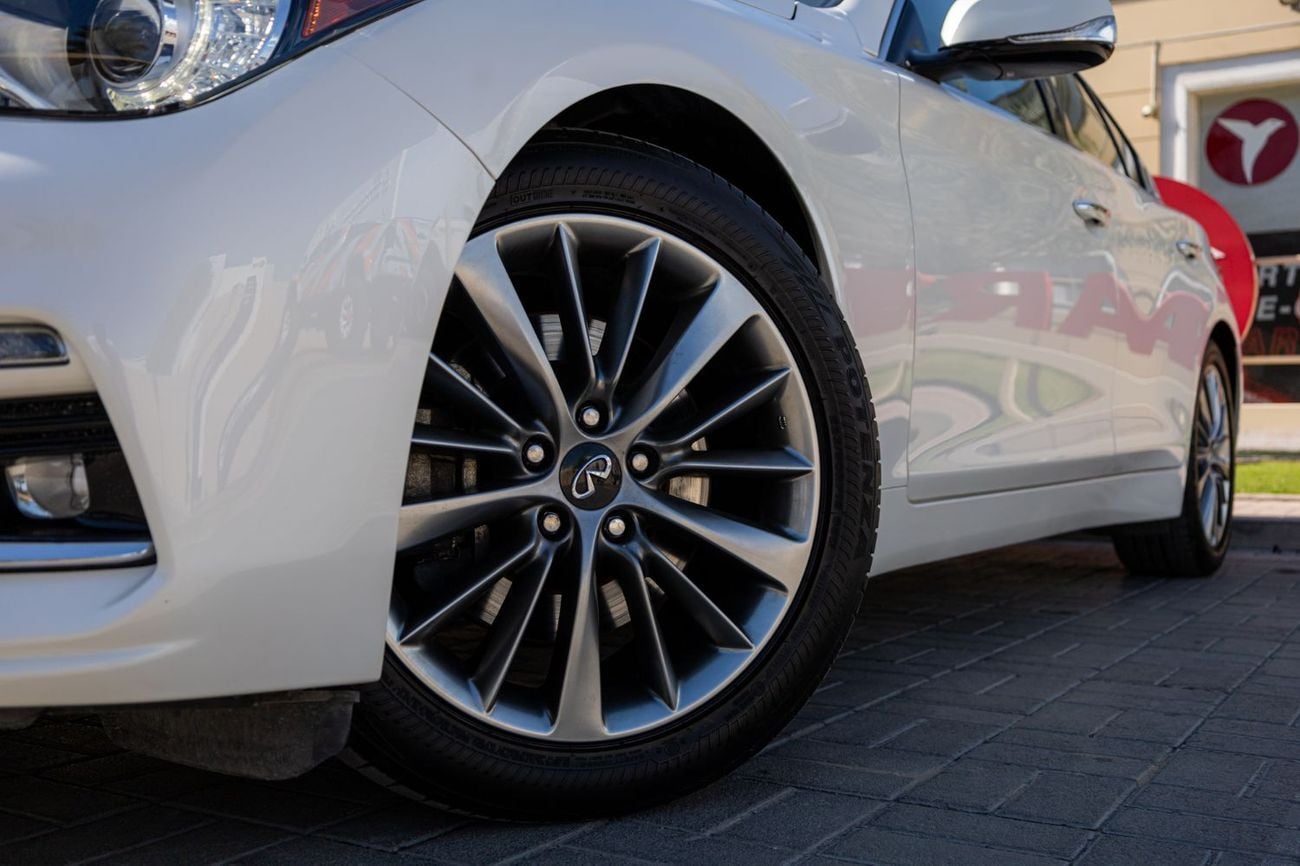 Infiniti Q50 Luxe 3.0L